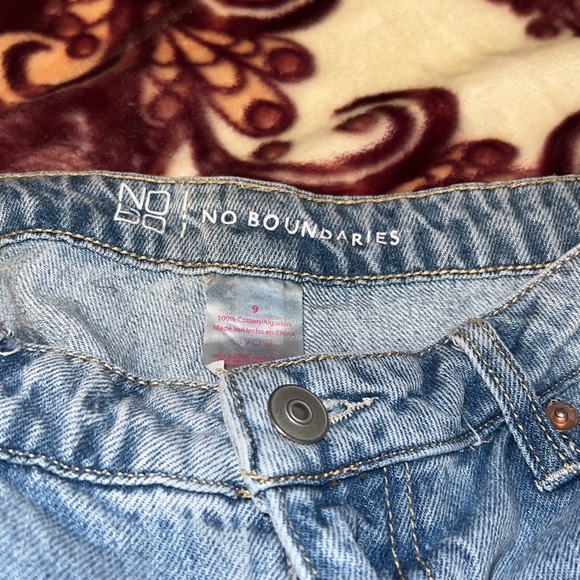 No Boundarie Jean - Picture 3 of 3